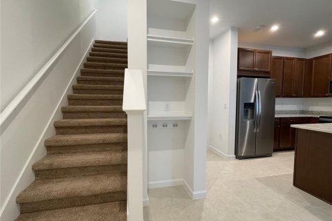Adosado en alquiler en Orlando, Florida, 4 dormitorios, 155.89 m2 № 1915957 - foto 9