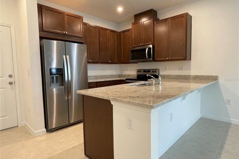 Adosado en alquiler en Orlando, Florida, 4 dormitorios, 155.89 m2 № 1915957 - foto 3