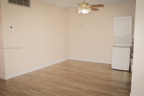 Condominio en venta en Miami, Florida, 2 dormitorios, 83.89 m2 № 1932954 - foto 10