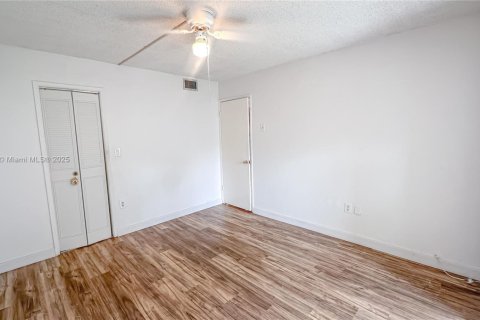 Condominio en venta en Miami, Florida, 2 dormitorios, 83.89 m2 № 1932954 - foto 29