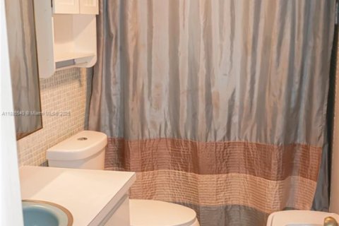Condominio en venta en Miami, Florida, 2 dormitorios, 83.89 m2 № 1932954 - foto 18