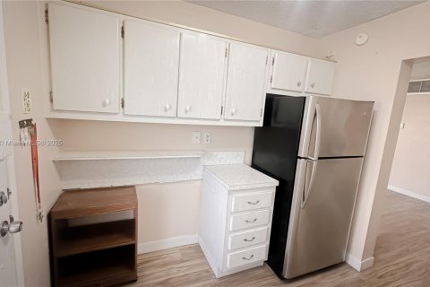 Condominio en venta en Miami, Florida, 2 dormitorios, 83.89 m2 № 1932954 - foto 16