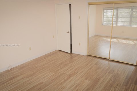 Condominio en venta en Miami, Florida, 2 dormitorios, 83.89 m2 № 1932954 - foto 24
