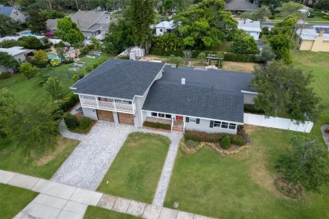 House in Winter Garden, Florida 5 bedrooms, 292.83 sq.m. № 1279892 - photo 30