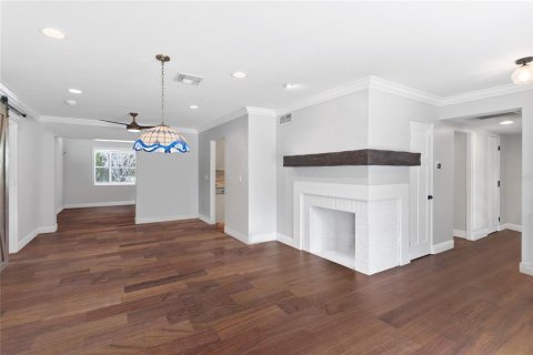 House in Winter Garden, Florida 5 bedrooms, 292.83 sq.m. № 1279892 - photo 5