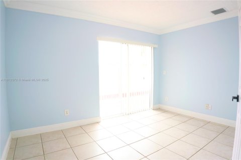 Townhouse in Miramar, Florida 3 bedrooms, 143.72 sq.m. № 1772393 - photo 5