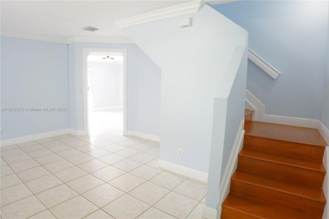 Townhouse in Miramar, Florida 3 bedrooms, 143.72 sq.m. № 1772393 - photo 2