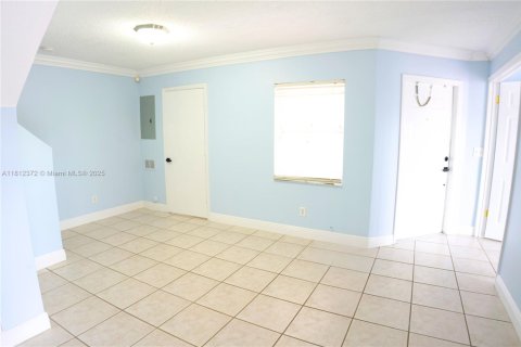 Townhouse in Miramar, Florida 3 bedrooms, 143.72 sq.m. № 1772393 - photo 7
