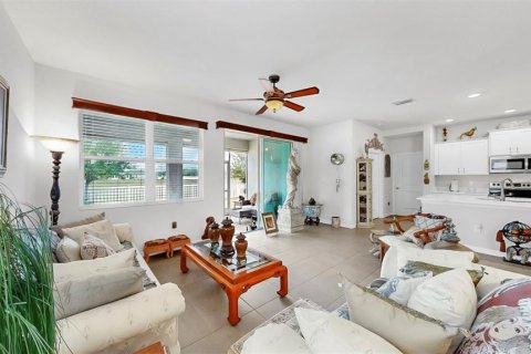 House in Spring Hill, Florida 2 bedrooms, 167.97 sq.m. № 1618084 - photo 29
