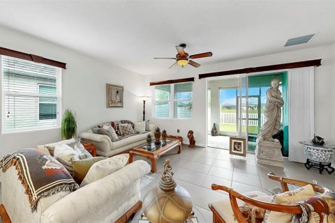 House in Spring Hill, Florida 2 bedrooms, 167.97 sq.m. № 1618084 - photo 22