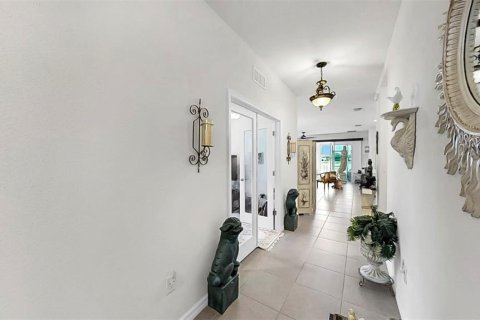 House in Spring Hill, Florida 2 bedrooms, 167.97 sq.m. № 1618084 - photo 11
