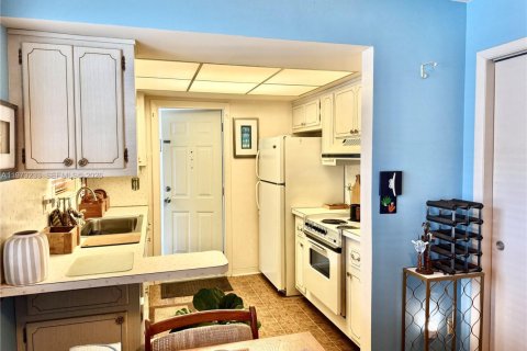 Condominio en venta en Hollywood, Florida, 2 dormitorios, 78.97 m2 № 2033430 - foto 3