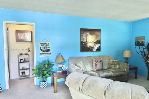 Condominio en venta en Hollywood, Florida, 2 dormitorios, 78.97 m2 № 2033430 - foto 2