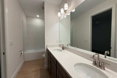 Villa ou maison à louer à Bradenton, Floride: 3 chambres, 178.84 m2 № 2400400 - photo 9
