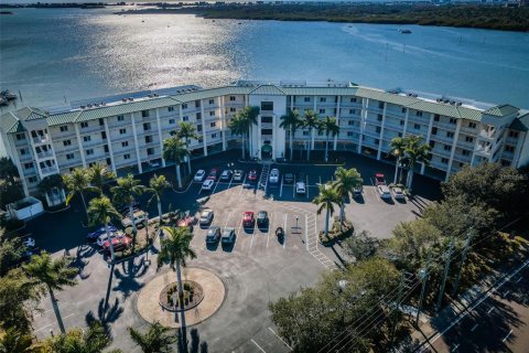 Condo in Saint Petersburg, Florida, 1 bedroom № 2221688