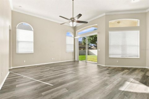 House in Winter Springs, Florida 4 bedrooms, 295.43 sq.m. № 2416469 - photo 10