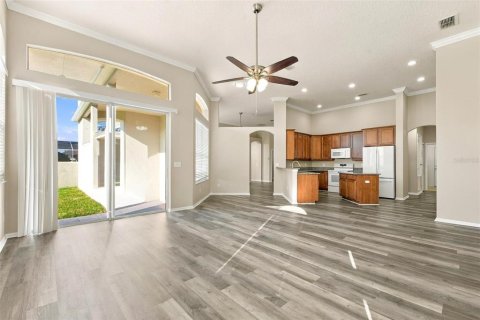 House in Winter Springs, Florida 4 bedrooms, 295.43 sq.m. № 2416469 - photo 12
