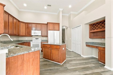 House in Winter Springs, Florida 4 bedrooms, 295.43 sq.m. № 2416469 - photo 16