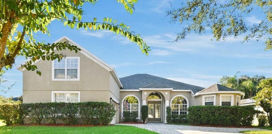 House in Winter Springs, Florida 4 bedrooms, 295.43 sq.m. № 2416469