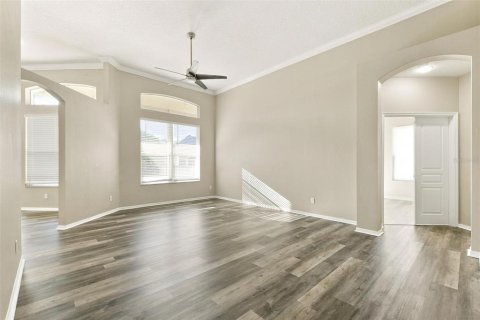 House in Winter Springs, Florida 4 bedrooms, 295.43 sq.m. № 2416469 - photo 8