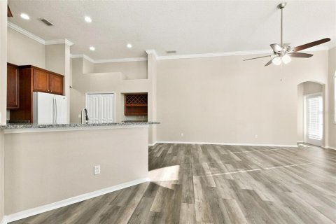House in Winter Springs, Florida 4 bedrooms, 295.43 sq.m. № 2416469 - photo 11