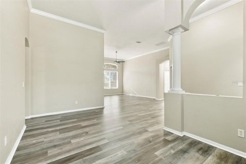 House in Winter Springs, Florida 4 bedrooms, 295.43 sq.m. № 2416469 - photo 5
