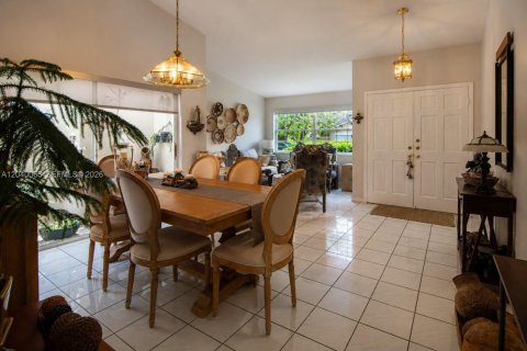 Casa en venta en Miami, Florida, 4 dormitorios, 157.28 m2 № 2087915 - foto 9