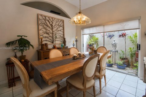 Casa en venta en Miami, Florida, 4 dormitorios, 157.28 m2 № 2087915 - foto 8