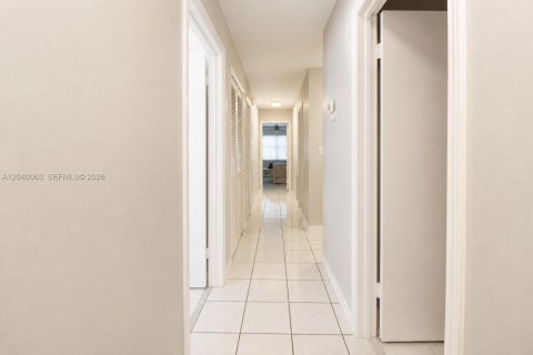 Casa en venta en Miami, Florida, 4 dormitorios, 157.28 m2 № 2087915 - foto 14