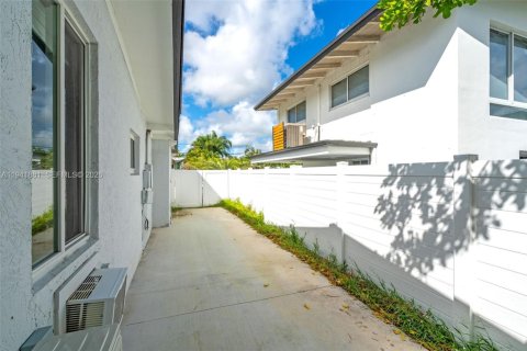 Casa en venta en Fort Lauderdale, Florida, 3 dormitorios, 133.59 m2 № 2000669 - foto 23
