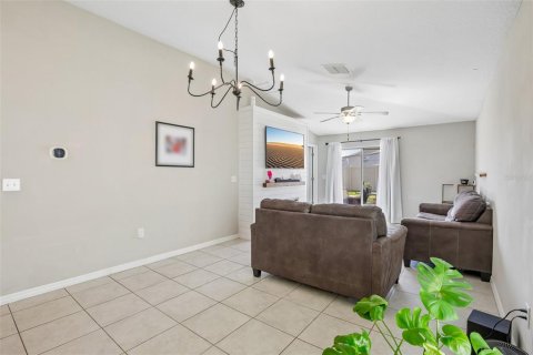 House in Sun City Center, Florida 3 bedrooms, 134.8 sq.m. № 2196949 - photo 3