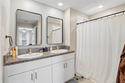 House in Sun City Center, Florida 3 bedrooms, 134.8 sq.m. № 2196949 - photo 20
