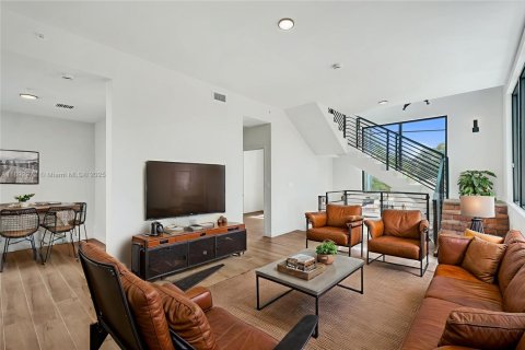 Townhouse in Miami, Florida 3 bedrooms, 202.62 sq.m. № 1953668 - photo 5