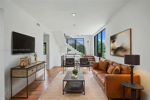Townhouse in Miami, Florida 3 bedrooms, 202.62 sq.m. № 1953668 - photo 10
