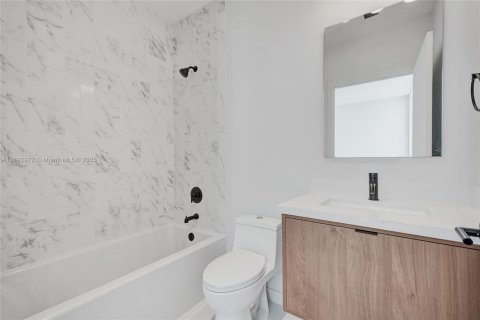 Townhouse in Miami, Florida 3 bedrooms, 202.62 sq.m. № 1953668 - photo 17