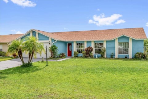 Casa en venta en Kissimmee, Florida, 3 dormitorios, 180.23 m2 № 1900537 - foto 2
