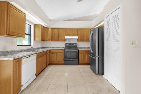 Casa en venta en Kissimmee, Florida, 3 dormitorios, 180.23 m2 № 1900537 - foto 11