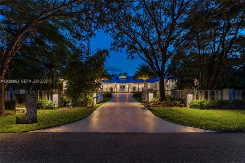 Villa ou maison à vendre à Pinecrest, Floride: 7 chambres, 630.06 m2 № 2411042 - photo 25