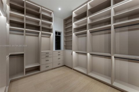 Villa ou maison à vendre à Pinecrest, Floride: 7 chambres, 630.06 m2 № 2411042 - photo 15