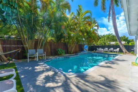 House in Miami, Florida 4 bedrooms, 154.96 sq.m. № 1928754 - photo 29
