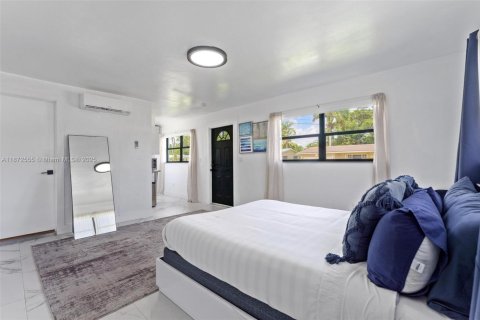 House in Miami, Florida 4 bedrooms, 154.96 sq.m. № 1928754 - photo 23