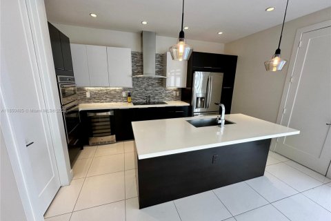 Townhouse in LANDMARK in Doral, Florida 4 bedrooms, 172.98 sq.m. № 1858641 - photo 21