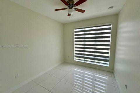 Townhouse in LANDMARK in Doral, Florida 4 bedrooms, 172.98 sq.m. № 1858641 - photo 27