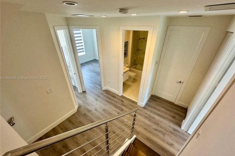 Townhouse in LANDMARK in Doral, Florida 4 bedrooms, 172.98 sq.m. № 1858641 - photo 26
