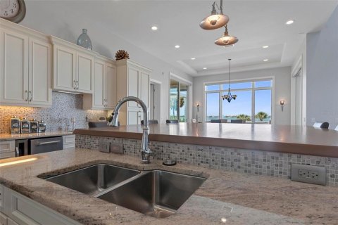 House in Englewood, Florida 3 bedrooms, 334.45 sq.m. № 1516938 - photo 9