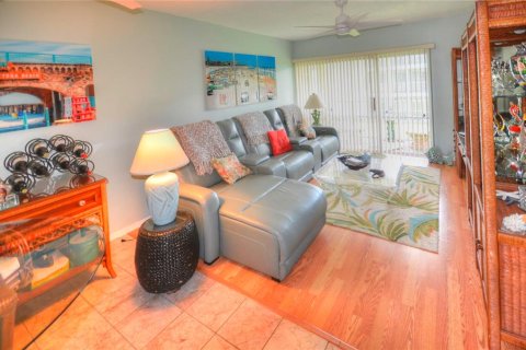 Condominio en venta en Daytona Beach, Florida, 1 dormitorio, 66.43 m2 № 1894972 - foto 10
