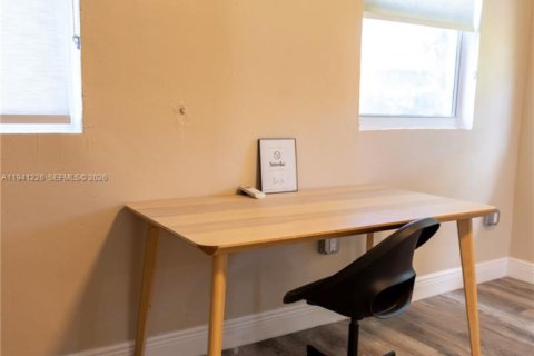 House in Dania Beach, Florida 3 bedrooms, 95.04 sq.m. № 2003735 - photo 24