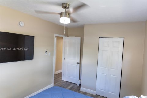 House in Dania Beach, Florida 3 bedrooms, 95.04 sq.m. № 2003735 - photo 10