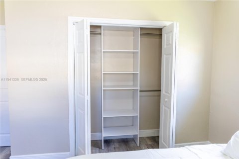 House in Dania Beach, Florida 3 bedrooms, 95.04 sq.m. № 2003735 - photo 20