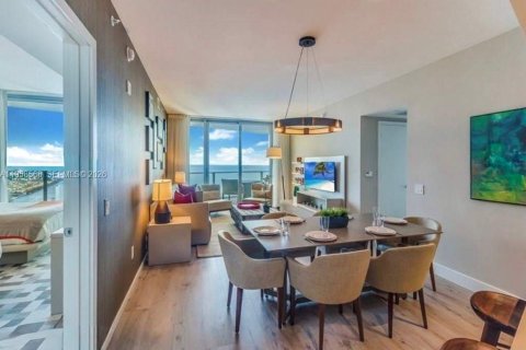 Condominio en venta en Hollywood, Florida, 2 dormitorios, 104.61 m2 № 2020915 - foto 2